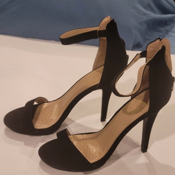 AKIRA open toe heels in black - Picture 6 of 9